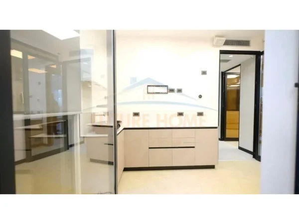 Tirane, shitet ambjent biznesi Kati 2, 105 m² 295.000 € 