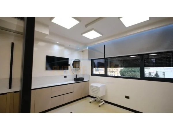 Tirane, shitet ambjent biznesi Kati 2, 105 m² 295.000 € 