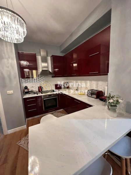 Tirane, jepet me qera apartament 3+1+Ballkon Kati 3, 120 m² 400 € (Kamez)
