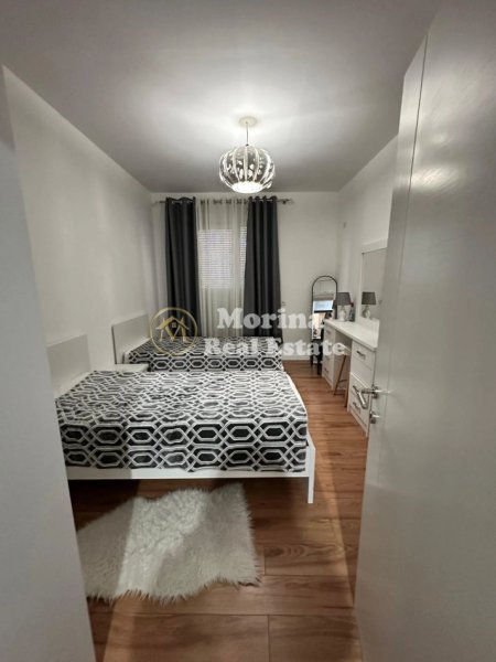 Tirane, jepet me qera apartament 3+1+Ballkon Kati 3, 120 m² 400 € (Kamez)