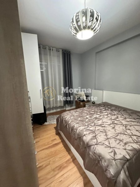Tirane, jepet me qera apartament 3+1+Ballkon Kati 3, 120 m² 400 € (Kamez)