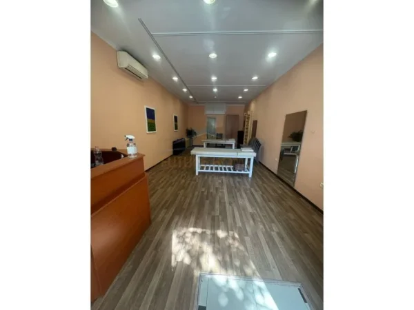 Tirane, shitet ambjent biznesi Kati 0, 43 m² 134.000 € (Rr.Haxhi Dalliu)