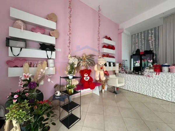 Tirane, shitet ambjent biznesi Kati 0, 82 m² 119.000 € 