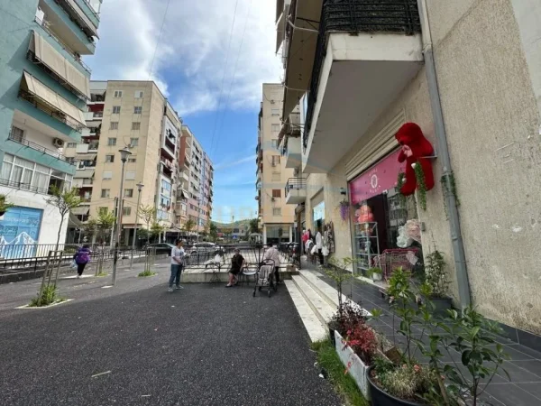 Tirane, shitet ambjent biznesi Kati 0, 82 m² 119.000 € 