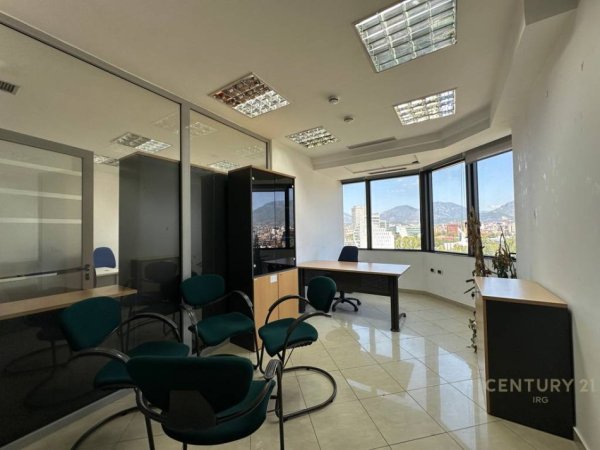 Tirane, jepet me qera ambjent biznesi Kati 10, 456 m² 9.120 € 