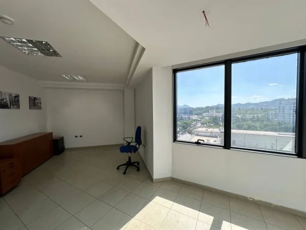 Tirane, jepet me qera ambjent biznesi Kati 10, 456 m² 9.120 € 