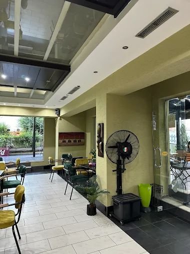 Tirane, shes ambjent biznesi Kati 0, 100 m² 320.000 € (Rruga Drago Siliqi)