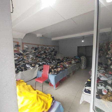 Tirane, shes ambjent biznesi Kati 0, 100 m² 320.000 € (Rruga Drago Siliqi)