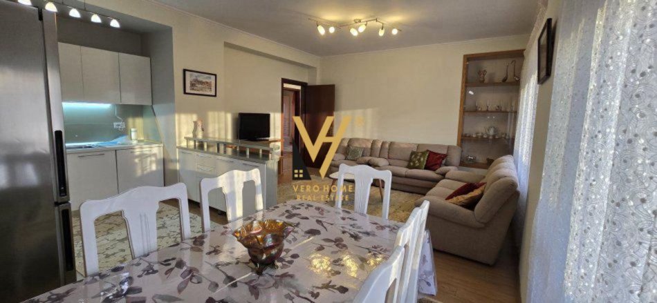 Tirane, jepet me qera apartament 2+1+Ballkon Kati 7, 115 m² 750 € (SHESHI AVNI RUSTEMI)
