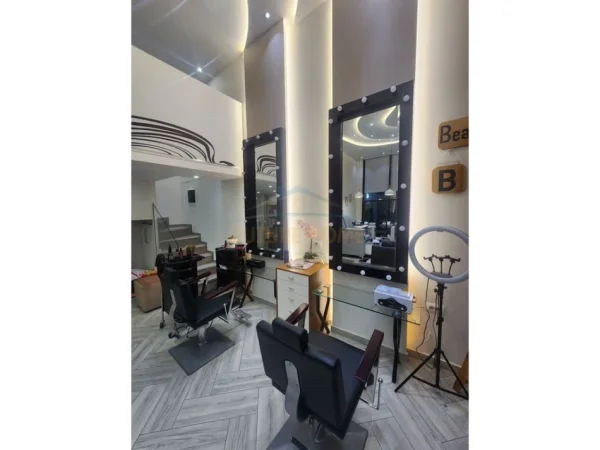 Tirane, shitet ambjent biznesi Kati 1, 54 m² 160.000 € (GOLDEN PARK)