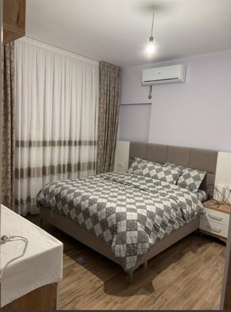 Tirane, jepet me qera apartament 2+1+Ballkon Kati 9, 90 m² 650 € 