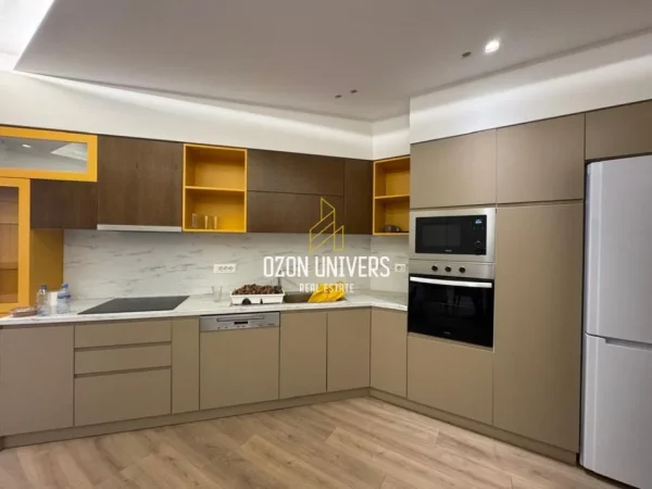 Tirane, shitet apartament 2+1+Ballkon Kati 2, 127 m² 310.000 € (Kodra e Diellit 2)