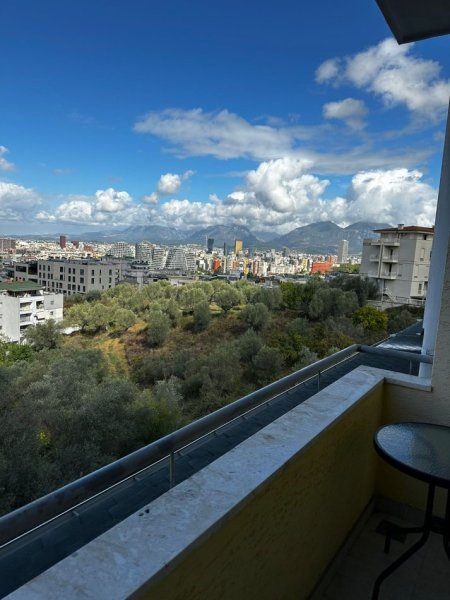 Tirane, jepet me qera apartament 3+1+Aneks+Ballkon Kati 3, 210 m² 1.000 € (rruga peti liqeni thate)