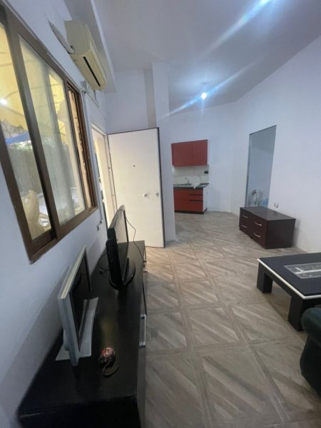 Tirane, jepet me qera apartament 1+1 Kati 1, 400 € (Kopshti Zologjik)
