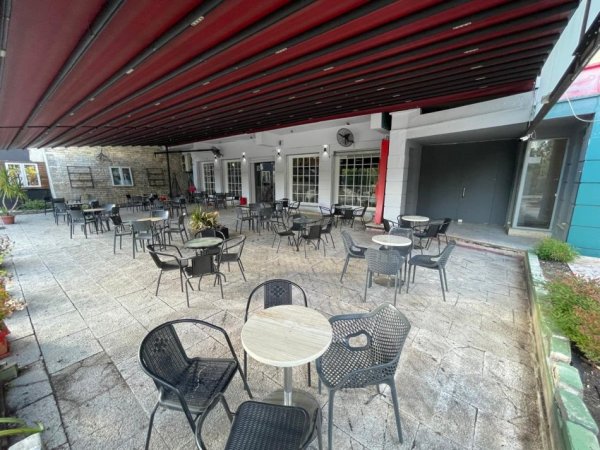 Tirane, jepet me qera ambjent biznesi Kati 0, 285 m² 1.500 € Qytet Studenti