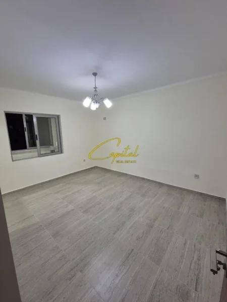 Tirane, jepet me qera apartament 1+1 Kati 4, 60 m² 400 € (ISH TREGU ELEKTIRK)