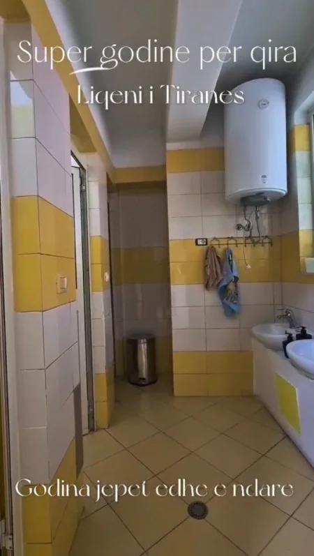 Tirane, jepet me qera Vile Kati 2, 300 m² (liqeni thate)