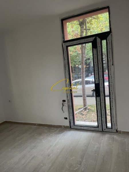 Tirane, jepet me qera ambjent biznesi Kati 0, 50 m² 700 € (STADIUMI DINAMO)