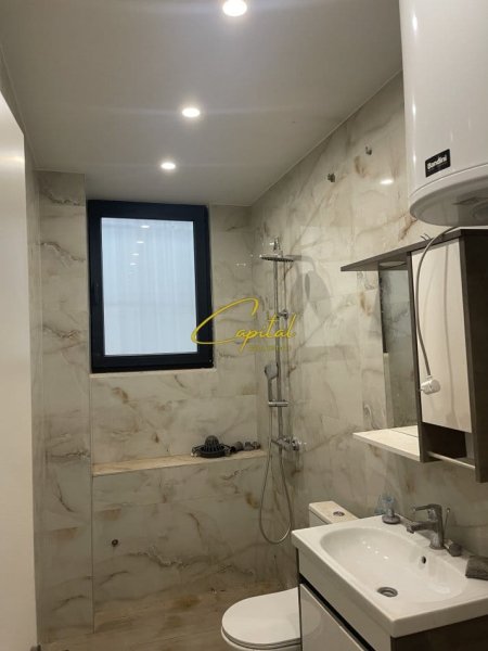 Tirane, jepet me qera ambjent biznesi Kati 0, 50 m² 700 € (STADIUMI DINAMO)