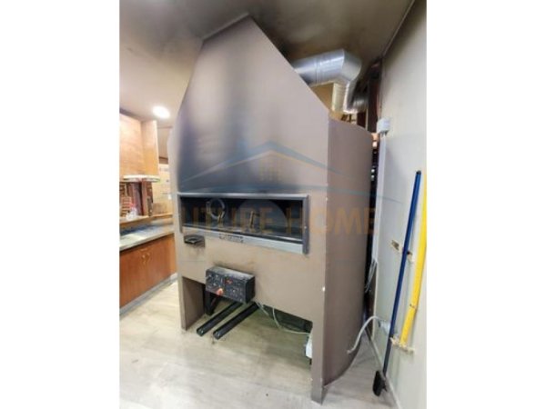 Tirane, shitet garsonier 4+1 Kati 0, 200 m² 650.000 € (Bllok prane LSI)