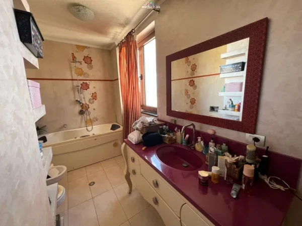 Tirane, shes apartament 3+1 Kati 12, 230 m² 620.000 € (qender)