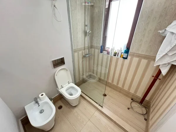 Tirane, shes apartament 3+1 Kati 12, 230 m² 620.000 € (qender)