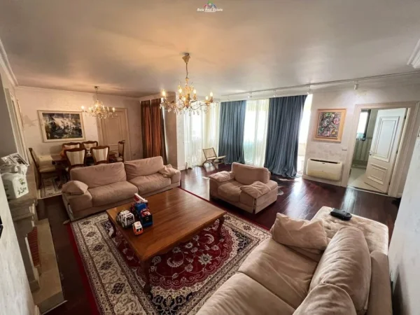 Tirane, shes apartament 3+1 Kati 12, 230 m² 620.000 € (qender)