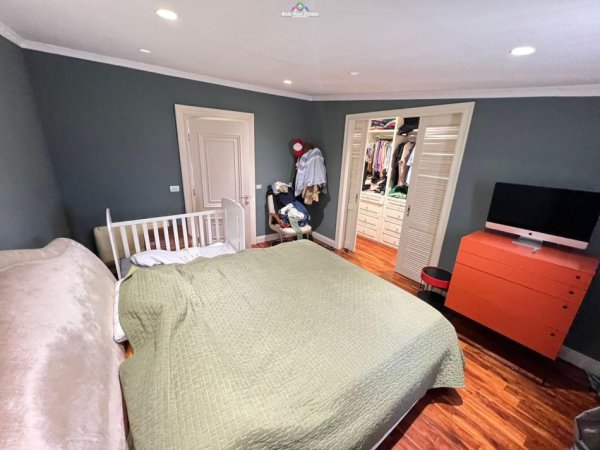 Tirane, shes apartament 3+1 Kati 12, 230 m² 620.000 € (qender)