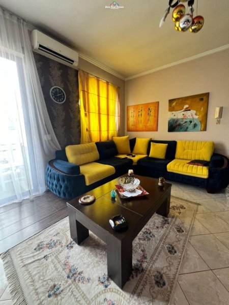Tirane, jepet me qera apartament 1+1+Ballkon Kati 9, 55 m² 750 € (rruga kosovareve)