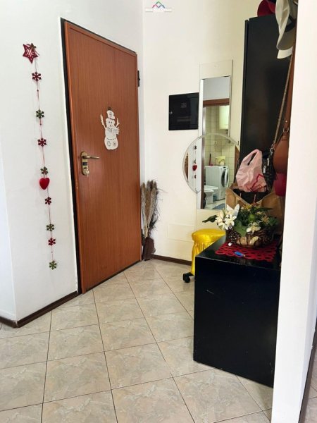 Tirane, jepet me qera apartament 1+1+Ballkon Kati 9, 55 m² 750 € (rruga kosovareve)