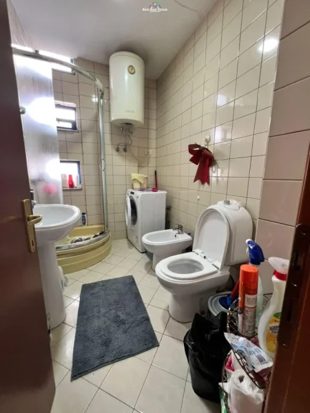 Tirane, jepet me qera apartament 1+1+Ballkon Kati 9, 55 m² 750 € (rruga kosovareve)