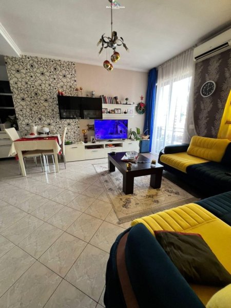 Tirane, jepet me qera apartament 1+1+Ballkon Kati 9, 55 m² 750 € (rruga kosovareve)