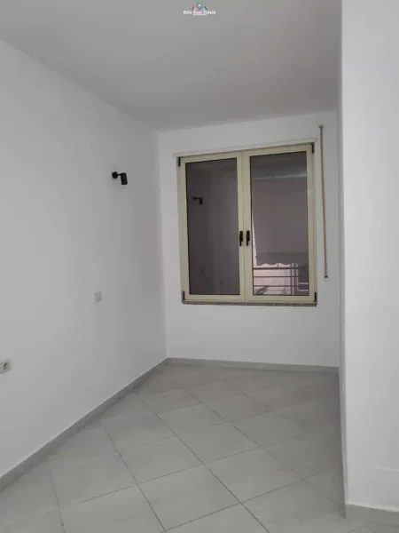 Tirane, jepet me qera zyre Kati 2, 90 m² 550 € (don bosko)