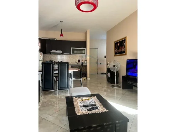 Tirane, shitet apartament 2+1+Ballkon Kati 2, 110 m² 165.000 € (Xhamlliku)