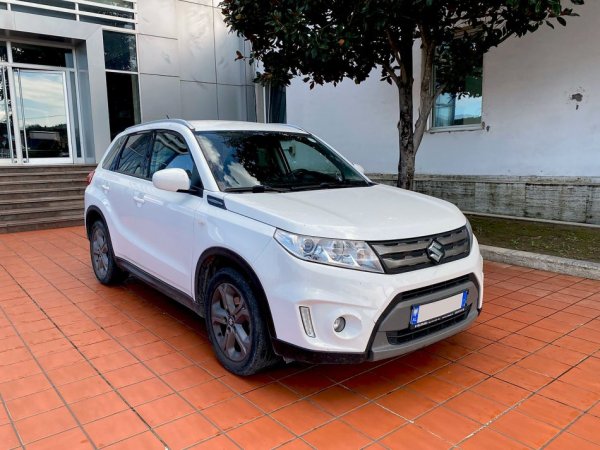 Tirane, shes SUV SUZUKI VITARA 1,6 Benzinë mund të kthehet 100% me GAZ - 10.500 €