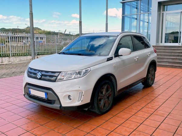 Tirane, shes SUV SUZUKI VITARA 1,6 Benzinë mund të kthehet 100% me GAZ - 10.500 €