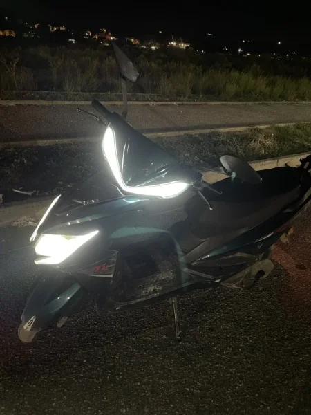 Tirane, shitet motor Namaro ts , blu e errët 650 €