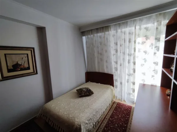 Tirane, jepet me qera apartament 2+1 Kati 3, 90 m² 750 € (KOMPLEKSI DELIORGJI)