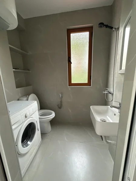 Tirane, jepet me qera apartament 1+1 Kati 1, 60 m² 450 € (DON BOSKO)