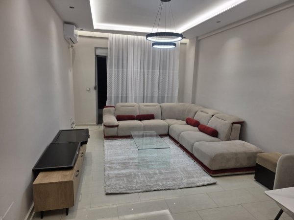 Tirane, jepet me qera apartament 2+1 Kati 7, 98 m² 600 € (ASTIR)