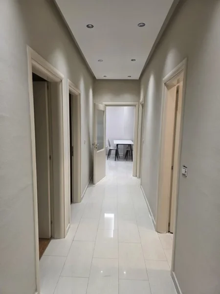 Tirane, jepet me qera apartament 2+1 Kati 7, 98 m² 600 € (ASTIR)