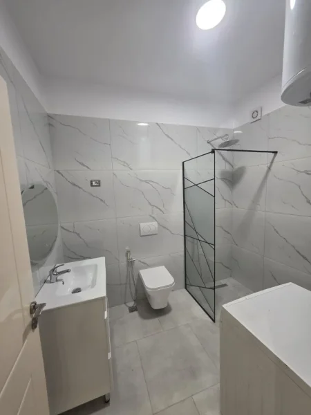 Tirane, jepet me qera apartament 2+1 Kati 7, 98 m² 600 € (ASTIR)