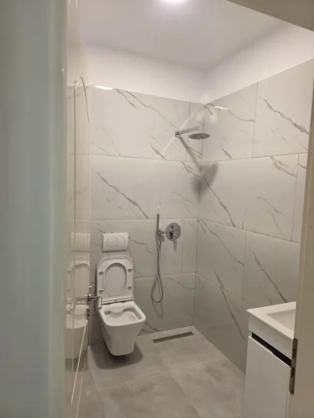 Tirane, jepet me qera apartament 2+1 Kati 7, 98 m² 600 € (ASTIR)