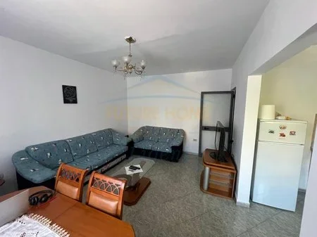 Tirane, shitet apartament 1+1 Kati 3, 54 m² 