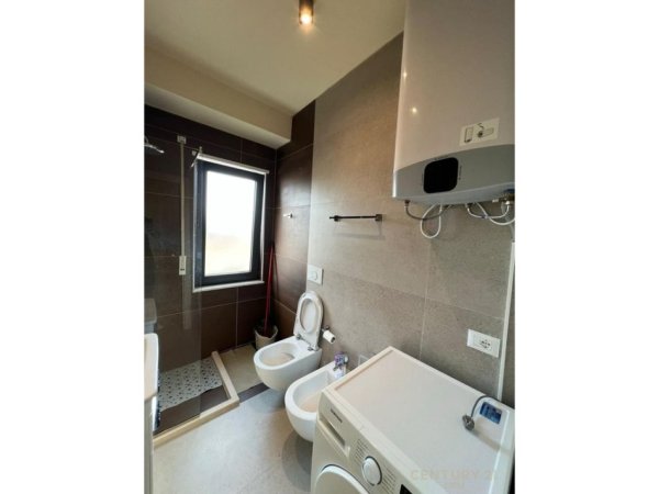 Tirane, jepet me qera apartament 1+1 Kati 7, 50 m² 850 € (Barrikada)