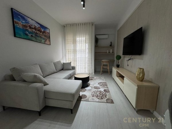 Tirane, jepet me qera apartament 1+1 Kati 2, 73 m² 600 € (Kompleksi Star)