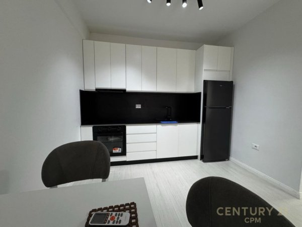 Tirane, jepet me qera apartament 1+1 Kati 2, 73 m² 600 € (Kompleksi Star)
