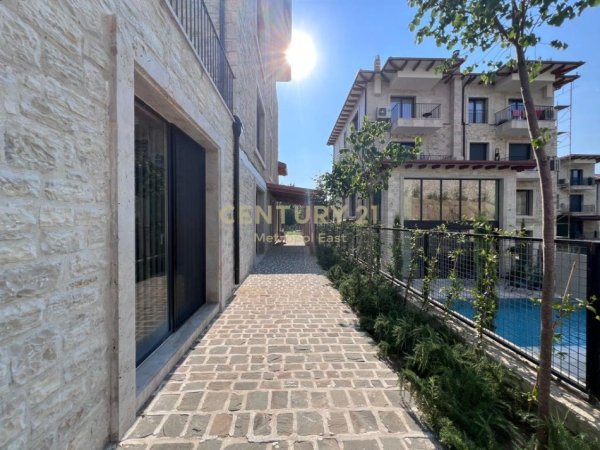 Tirane, shitet apartament 2+1+Aneks+Ballkon Kati 0, 334 m² 370.000 € (Sekret Garden Residence)