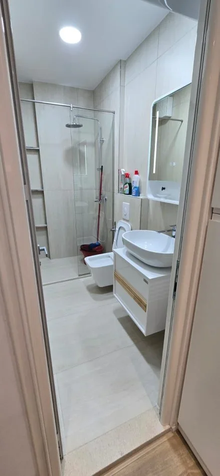 Tirane, jepet me qera nga Pronari, pa-komision apartament 1+1+Ballkon Kati 3, 65 m² (Komuna e Parisit te Lulishtja)