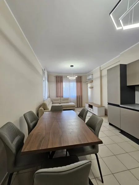 Tirane, jepet me qera apartament 2+1+Ballkon Kati 3, 100 m² 550 € (Loni ligori)